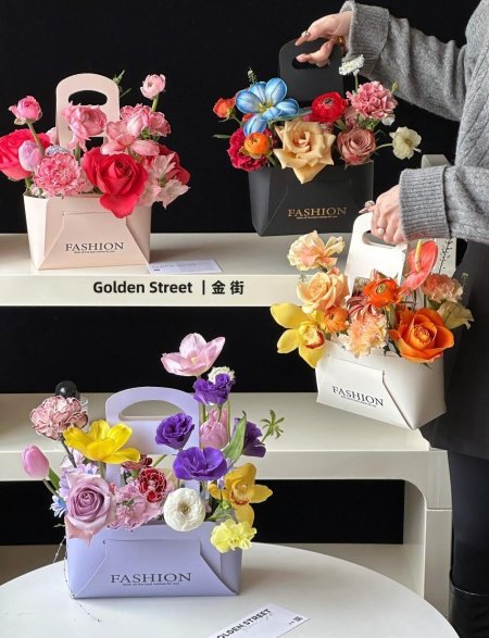 علب كرتون عشر قطع