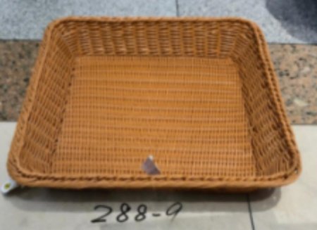 صواني منسوجة بتصميم أنيق وطابع طبيعي، مناسبة لترتيب الهدايا وتقديمها بشكل مرتب