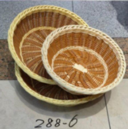 صواني منسوجة بتصميم أنيق وطابع طبيعي، مناسبة لترتيب الهدايا وتقديمها بشكل مرتب