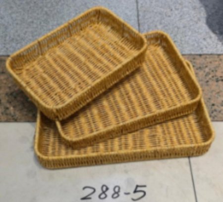 صواني منسوجة بتصميم أنيق وطابع طبيعي، مناسبة لترتيب الهدايا وتقديمها بشكل مرتب