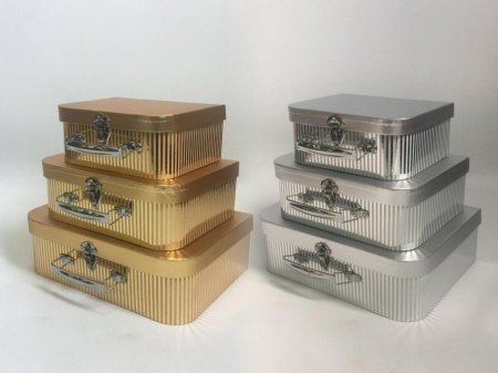 صندوق مربع مع قفل ثلاث قطع